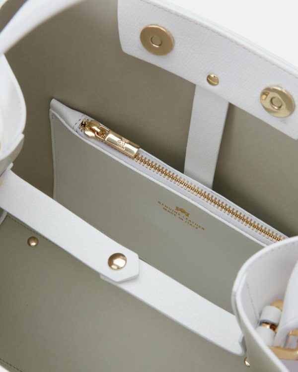 Theposthouse.shop243ce6dcaa 3