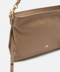 Theposthouse.shop24952b4b69 3