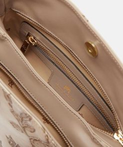 Theposthouse.shop5a55555f09 4